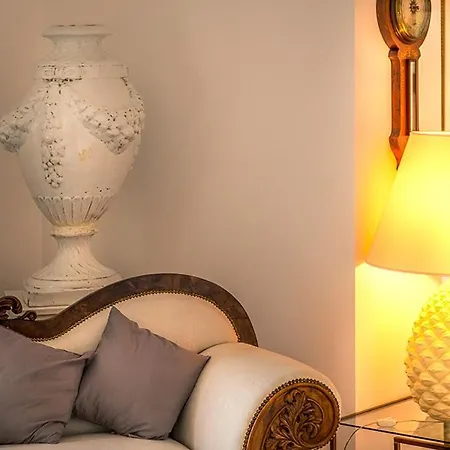 Sleeps 13 With Pool And Air Con Villa Meina