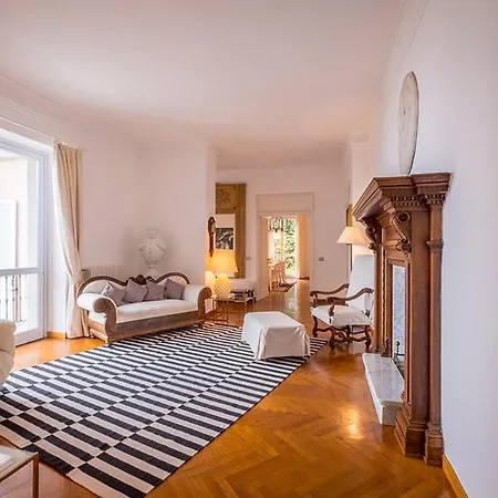 Sleeps 13 With Pool And Air Con Villa