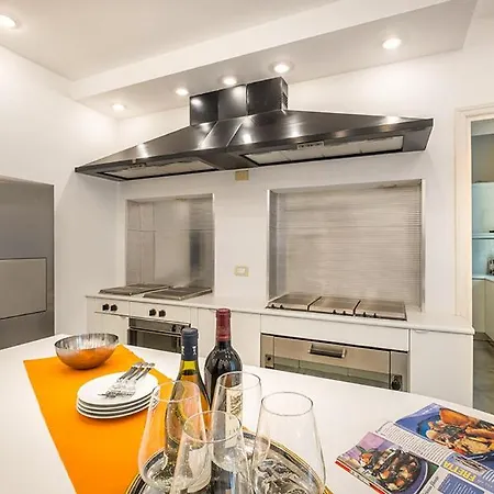 Villa Sleeps 13 With Pool And Air Con Meina