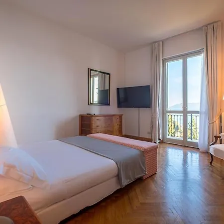 Sleeps 13 With Pool And Air Con Villa
