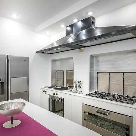 Villa Sleeps 13 With Pool And Air Con Meina